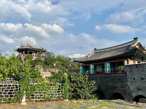 Fotografie z fotogalerie ubytování 젠하우스 수원화성 v destinaci Suwon