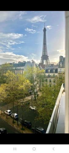 Vue imprenable sur la Tour Eiffel