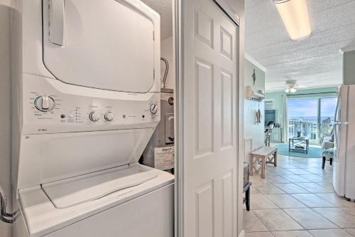 Salle de bains dans l'établissement 2 Blocks to the Boardwalk - Panoramic Views of Assateague Island, Bay and Ocean