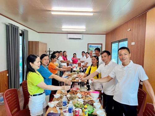 Tetamu yang menginap di Homestay Suối Khoáng Minh Hằng