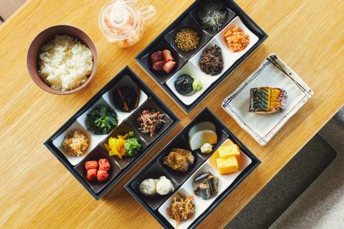 Jídlo v hotelu nebo okolí