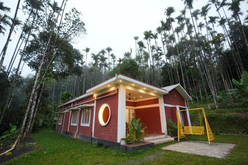 El edificio en el que está la casa vacacional