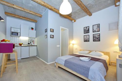 Guverna New City Accommodation tesisinde bir oda