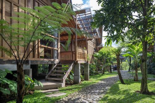 RUMAH KAYU RESORT — Property building