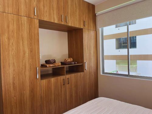 Postel nebo postele na pokoji v ubytování Elegant and Sunny New 2 Bedrooms Excellent Location