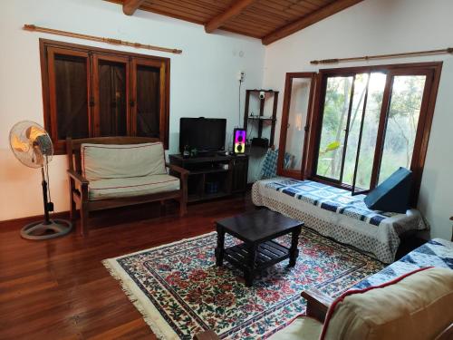 Μια τηλεόραση ή/και κέντρο ψυχαγωγίας στο Arami Lodge