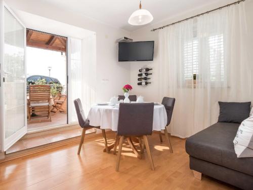 Apartments Lotea - Two-Bedroom Apartment with Terrace