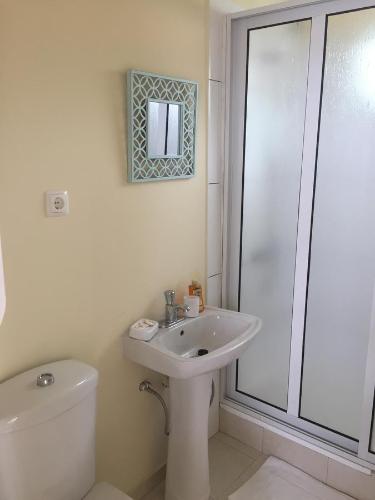 A bathroom at Hotel Cruz Grande-Brava