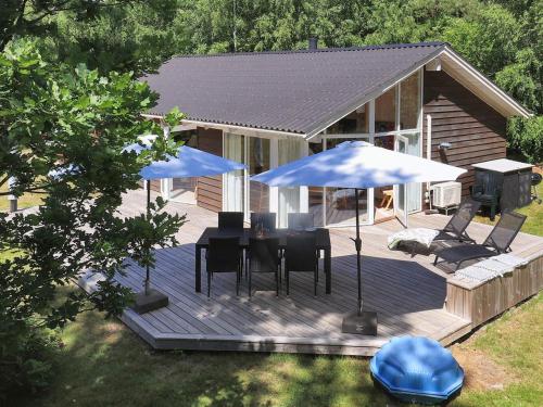 Taman di luar 6 person holiday home in Læsø-By Traum