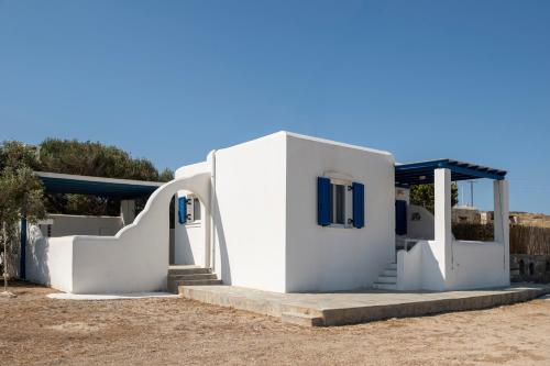 Το κτήριο όπου στεγάζεται  η παραθεριστική κατοικία