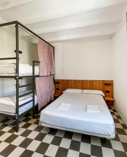 Postel nebo postele na pokoji v ubytování The Boc Hostels - Palma