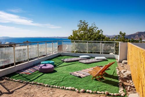 Elegant Sea View Apartment