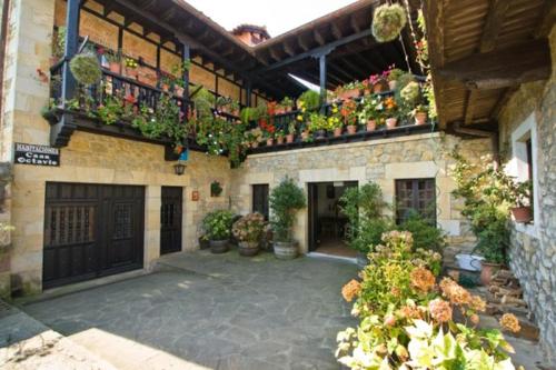 Gallery image of Hospedaje Octavio in Santillana del Mar