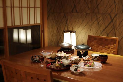 旅館の敷地内または近くでの食事または食べ物