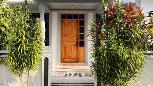 Taman di luar Rihiveli Inn