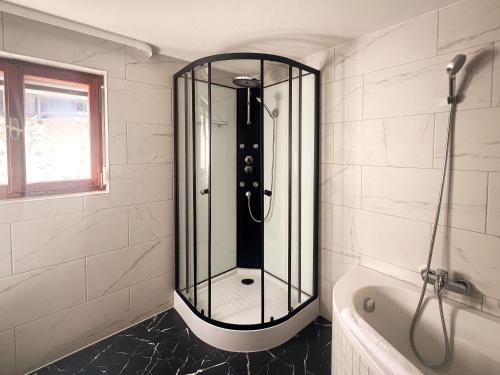 Ένα μπάνιο στο Spitzen Blicke – Apartments