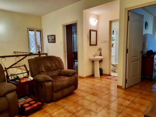 Χώρος καθιστικού στο Ronnes ROYALE DUPLEX 3BHK with private pool