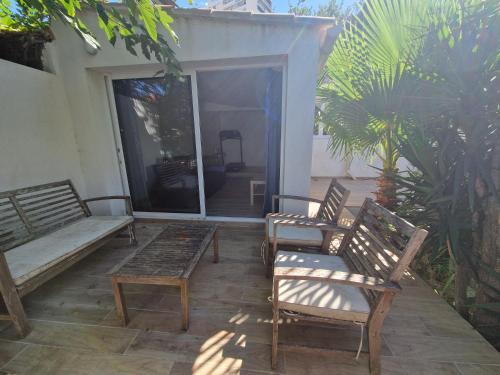 Massilia Shelter photo 12