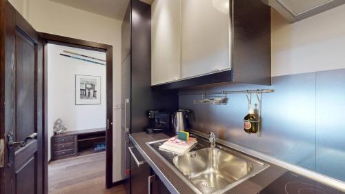 Η κουζίνα ή μικρή κουζίνα στο Abitaziun Au Reduit 107 - St Moritz