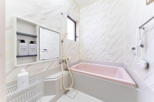 Sushi Art Hotel near Asakusa, Akihabara, TDR-Disneyディズニーへタクシー約25分, 寿司アートホテルat上一色