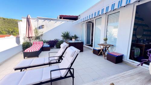 Attico "NIDO" a 50m dal mare con terrazzo grande - un'oasi di pace e bellezza