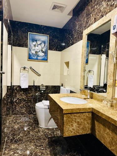 Al Ertiqaa Hotelにあるバスルーム