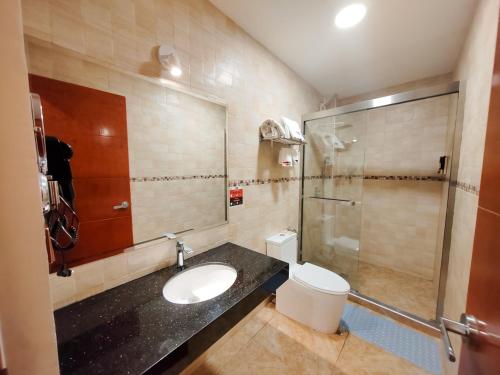 Ένα μπάνιο στο SM HOTEL Plus