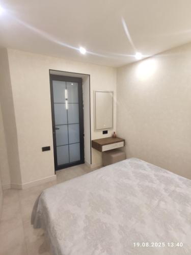 Una cama o camas en una habitación de Urban oasis