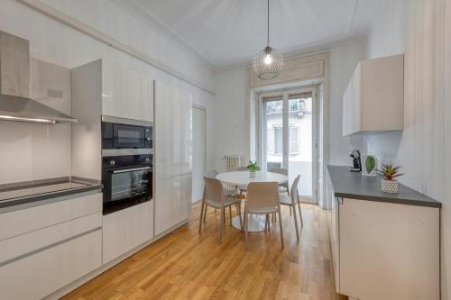 Vigoni 3 - Wonderful Apt for 6 People - B Home