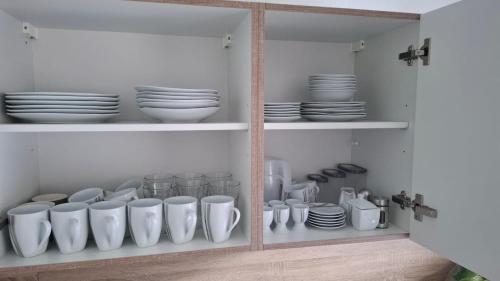 صورة لـ Haus 2 Etagen Garten 1 Badezimmer,1 Gäste Wc 200 Qm 5 Betten Gehoben mit Garten في كرويتستال