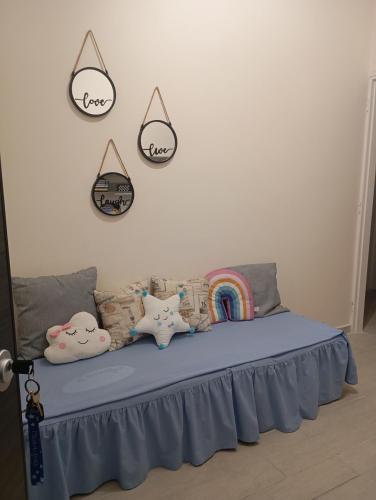 Katil atau katil-katil dalam bilik di Ηome & Garden with parking close to Olympic Stadium