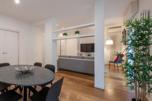 Vigoni 3 - Wonderful Penthouse with Terrace - B Home