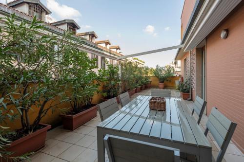 Vigoni 3 - Wonderful Penthouse with Terrace - B Home