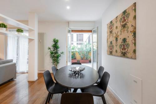 Vigoni 3 - Wonderful Penthouse with Terrace - B Home