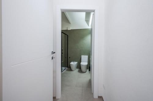 Ein Badezimmer in der Unterkunft Suite on canvas near the city of Ferrari