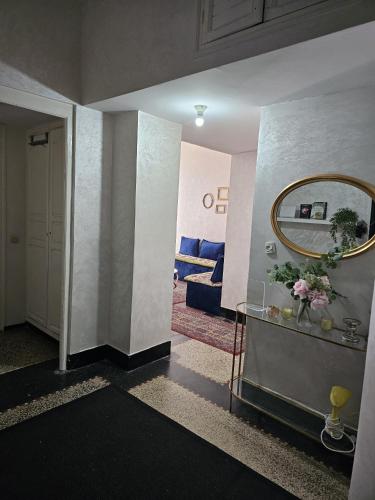 Katil atau katil-katil dalam bilik di Cosy 2BR in Heart of Casablanca