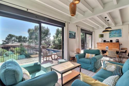 Χώρος καθιστικού στο La Villa des Pins - Nature & Pool