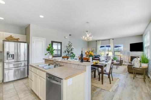 Η κουζίνα ή μικρή κουζίνα στο Charming Wine Makers 3BD- Russian River Valley