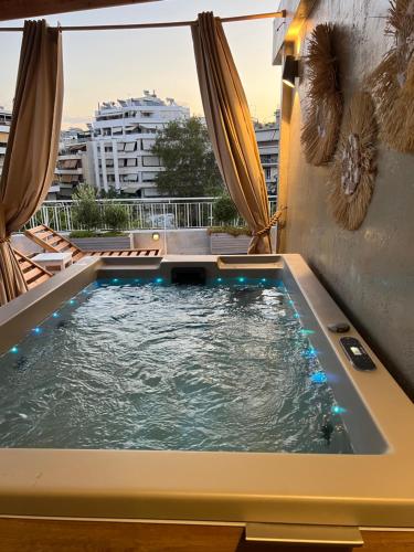 Athens Breathtaking Penthouse With Spa 5' to Metro