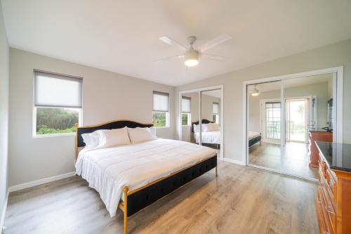 Una cama o camas en una habitación de Ocean View Ranch