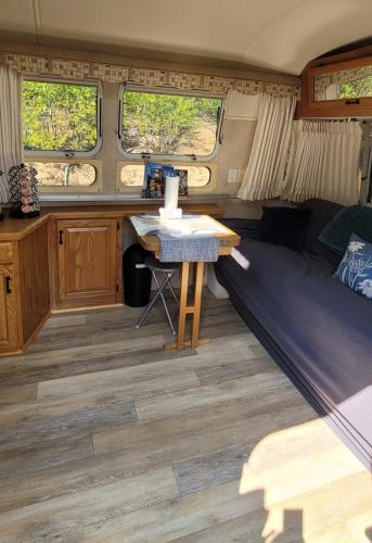 Φωτογραφία από το άλμπουμ του Country Mountain Airstream σε Divide