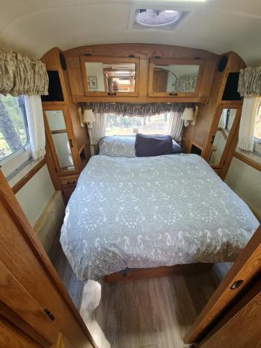 Φωτογραφία από το άλμπουμ του Country Mountain Airstream σε Divide