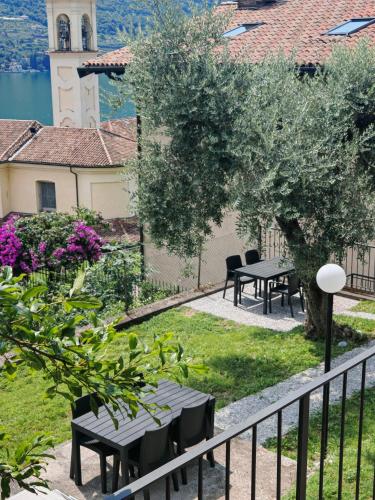 Κήπος έξω από το Sebino Holiday Home