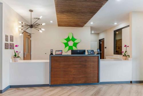 an office with a reception desk with a laptop at Extended Stay America Premier Suites - Charlottesville in Charlottesville