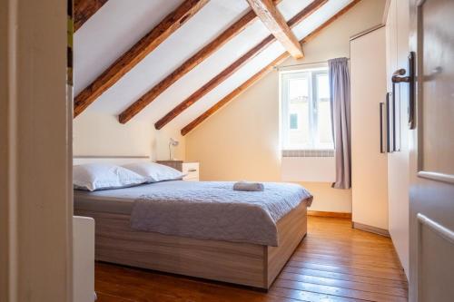 Apartments by the sea Omis - 24878