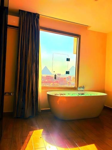 Gallery image of Golden Pyramids Temple View Inn in Cairo