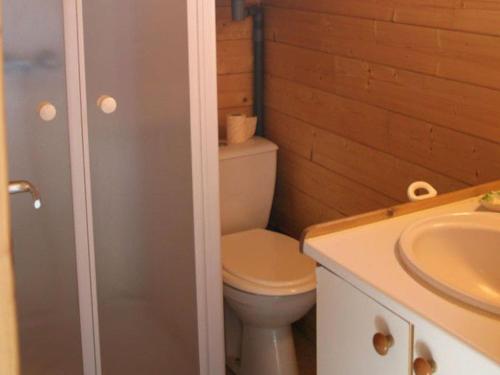 Koupelna v ubytování Chalet 24m² avec Terrasse - 4 Pers - API-1-52-643