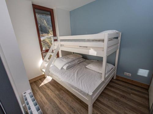 Postel nebo postele na pokoji v ubytování Bel appartement rénové à Plagne Bellecôte pour 7 personnes, proche télécabine - FR-1-351-270