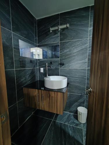 Bany a Hotel Origins