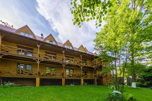 Κήπος έξω από το Полярис Polyaris